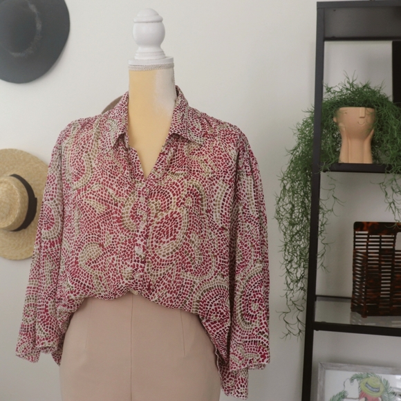 Bell sleeve mosaic print button down - Picture 2 of 3